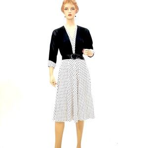 🎀Fabulous vintage polka dot dress by Solo🎀